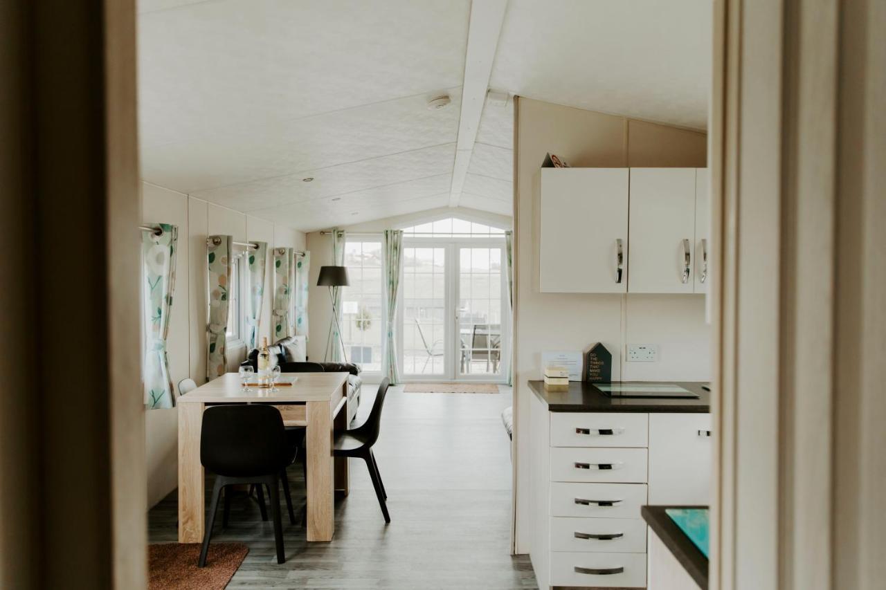 Fairview Farm Holiday Accommodation 14 Luxury Lodges, Cabins, Dog Friendly, Suitable For Couples, Families And Groups, Wedding Guests , Corporate Events, Sleeps 2-65 Guests In Ravenshead, Nottingham Near Sherwood Forest, Set In 88 Acres エクステリア 写真