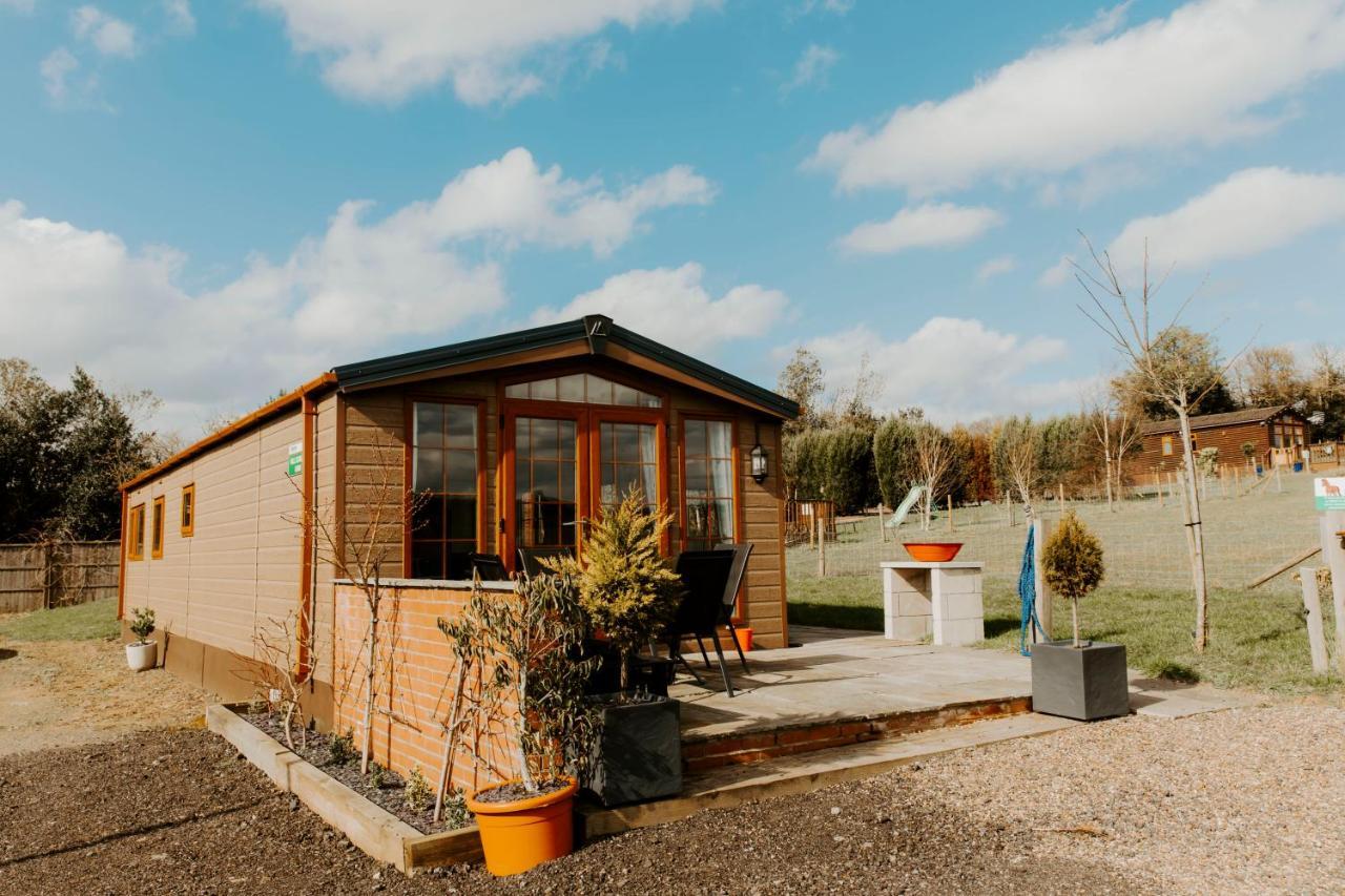 Fairview Farm Holiday Accommodation 14 Luxury Lodges, Cabins, Dog Friendly, Suitable For Couples, Families And Groups, Wedding Guests , Corporate Events, Sleeps 2-65 Guests In Ravenshead, Nottingham Near Sherwood Forest, Set In 88 Acres エクステリア 写真