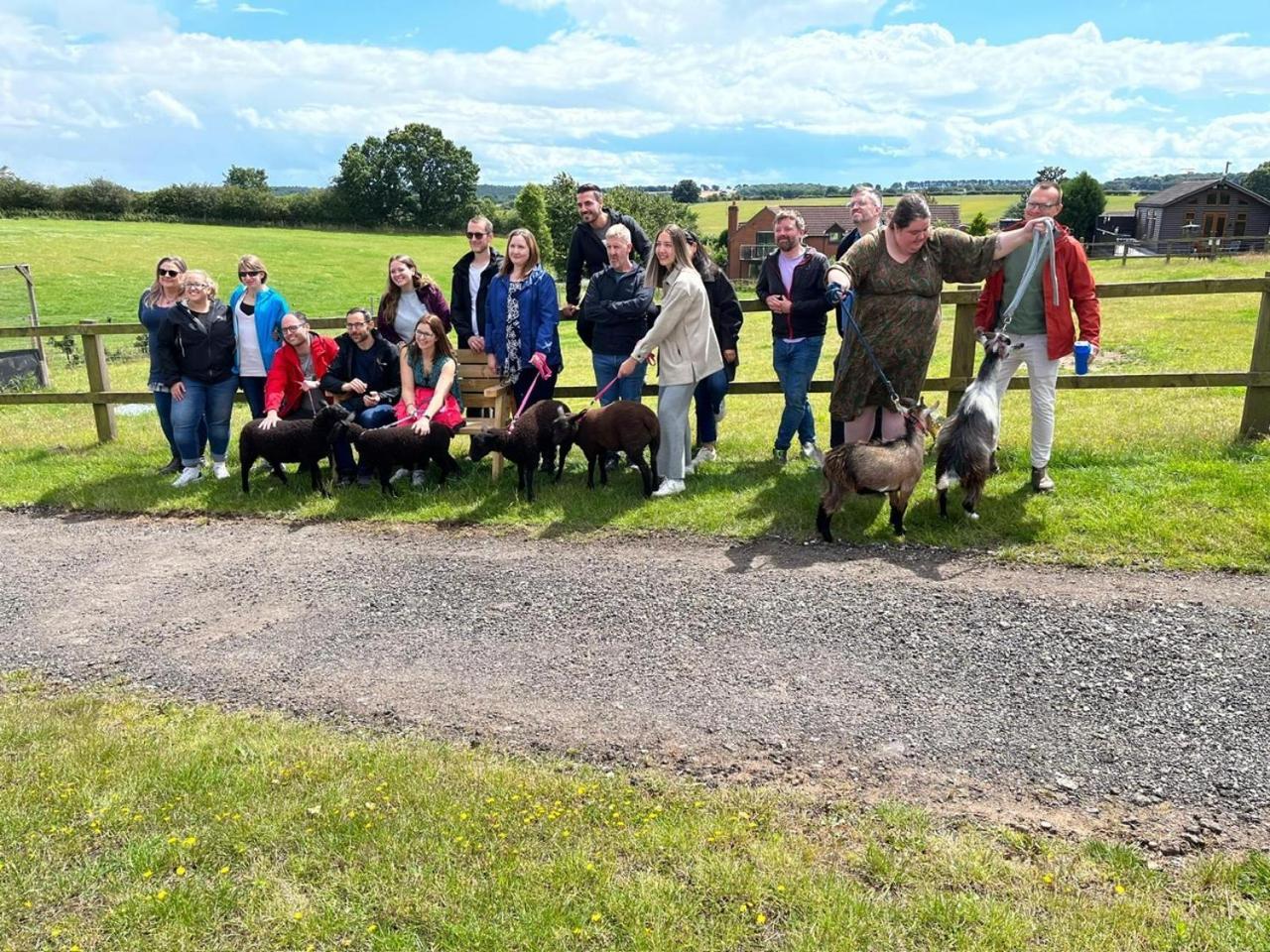 Fairview Farm Holiday Accommodation 14 Luxury Lodges, Cabins, Dog Friendly, Suitable For Couples, Families And Groups, Wedding Guests , Corporate Events, Sleeps 2-65 Guests In Ravenshead, Nottingham Near Sherwood Forest, Set In 88 Acres エクステリア 写真