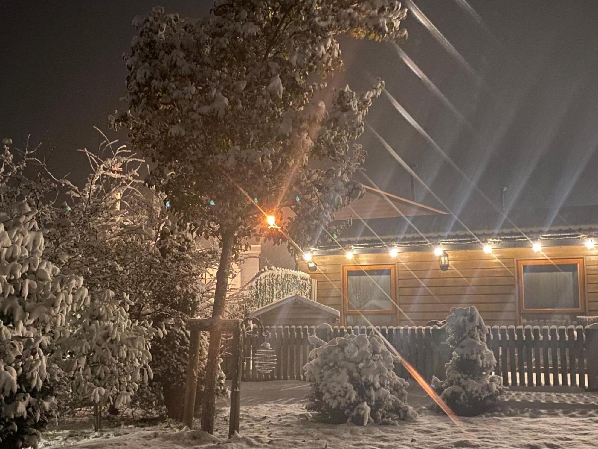 Fairview Farm Holiday Accommodation 14 Luxury Lodges, Cabins, Dog Friendly, Suitable For Couples, Families And Groups, Wedding Guests , Corporate Events, Sleeps 2-65 Guests In Ravenshead, Nottingham Near Sherwood Forest, Set In 88 Acres エクステリア 写真
