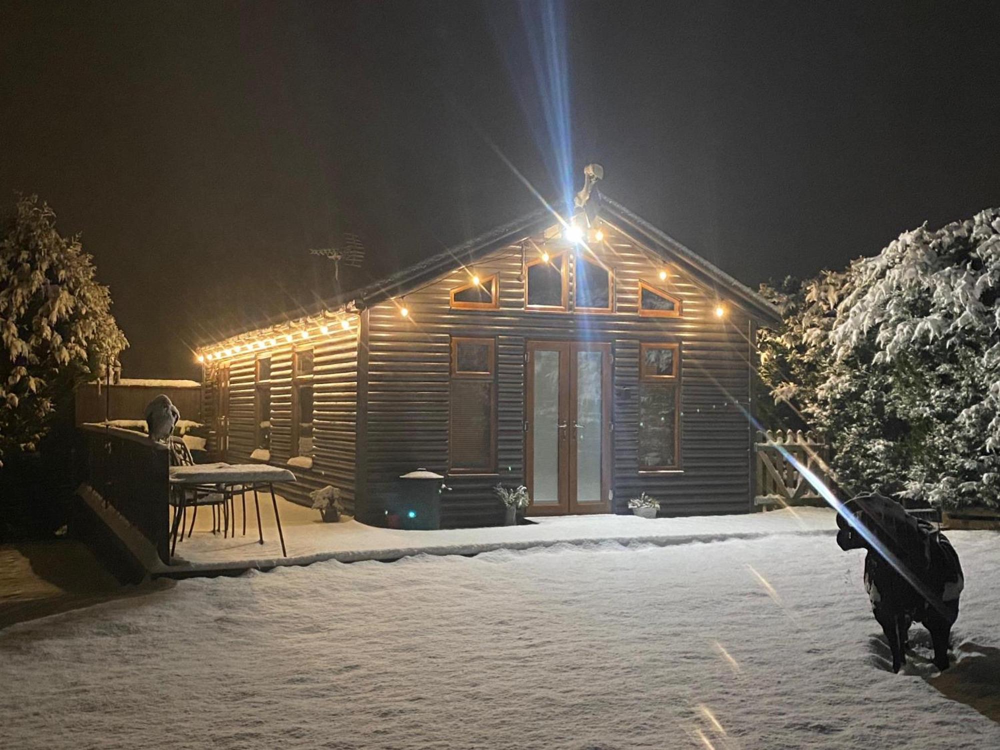 Fairview Farm Holiday Accommodation 14 Luxury Lodges, Cabins, Dog Friendly, Suitable For Couples, Families And Groups, Wedding Guests , Corporate Events, Sleeps 2-65 Guests In Ravenshead, Nottingham Near Sherwood Forest, Set In 88 Acres エクステリア 写真