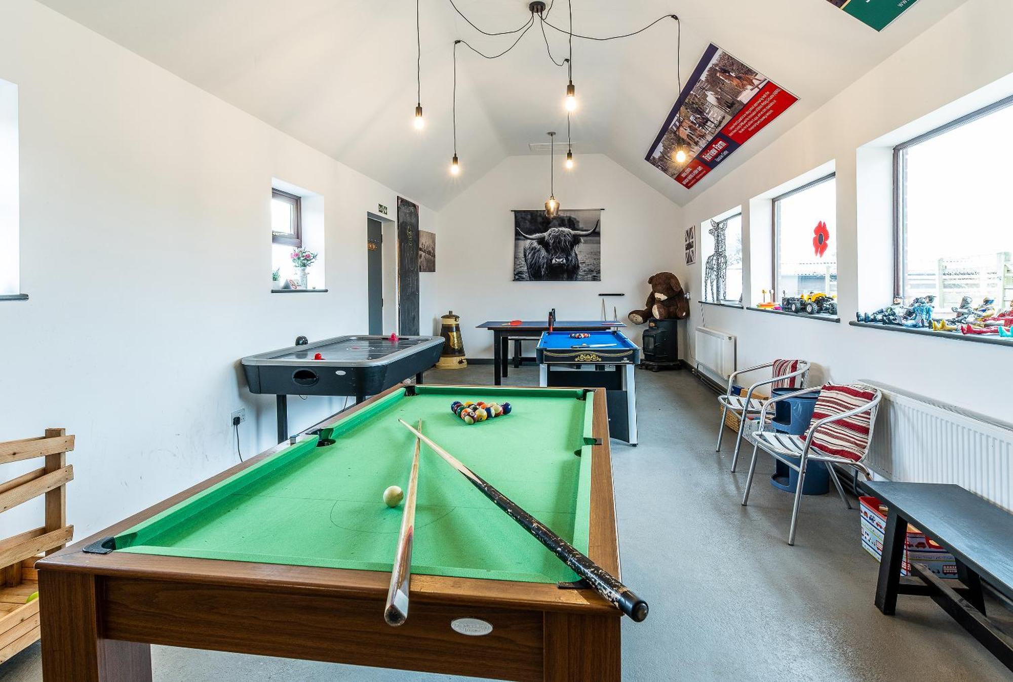 Fairview Farm Holiday Accommodation 14 Luxury Lodges, Cabins, Dog Friendly, Suitable For Couples, Families And Groups, Wedding Guests , Corporate Events, Sleeps 2-65 Guests In Ravenshead, Nottingham Near Sherwood Forest, Set In 88 Acres エクステリア 写真