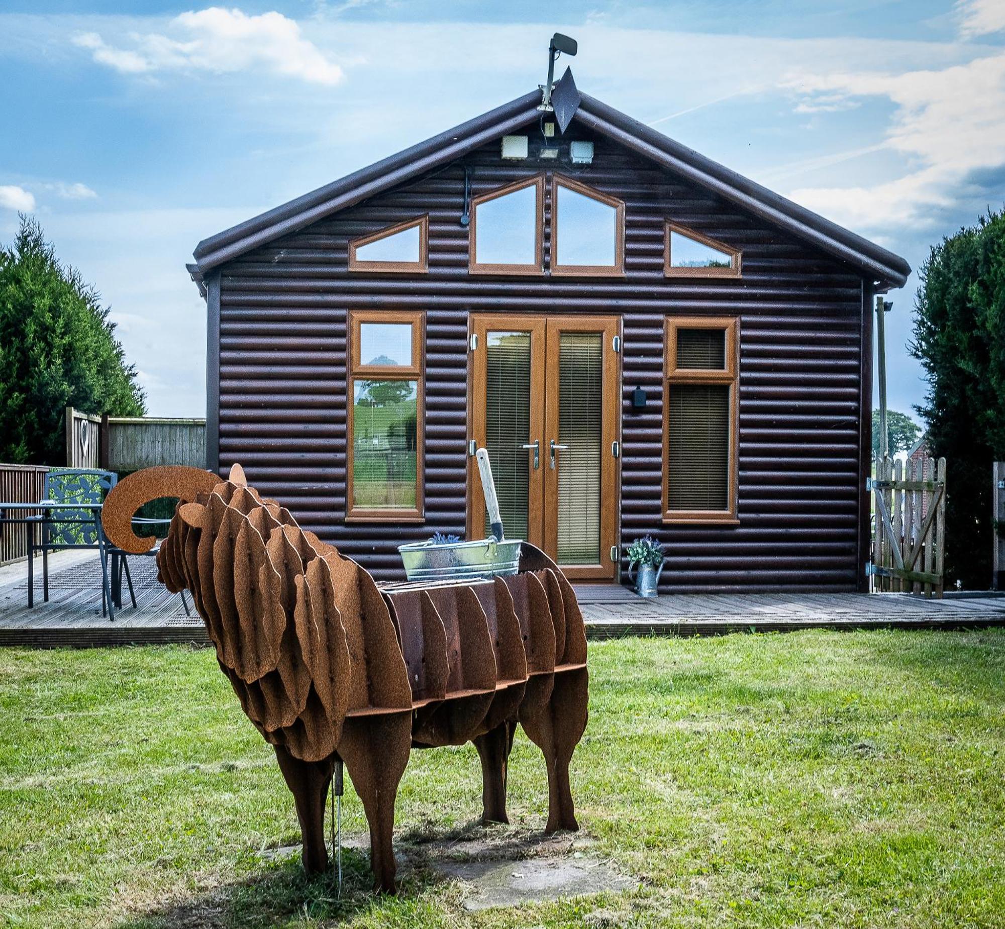 Fairview Farm Holiday Accommodation 14 Luxury Lodges, Cabins, Dog Friendly, Suitable For Couples, Families And Groups, Wedding Guests , Corporate Events, Sleeps 2-65 Guests In Ravenshead, Nottingham Near Sherwood Forest, Set In 88 Acres エクステリア 写真